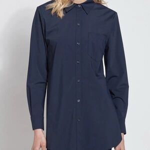 Elegant Lyssé Everyday Essential Button Down Blouse Navy Blue